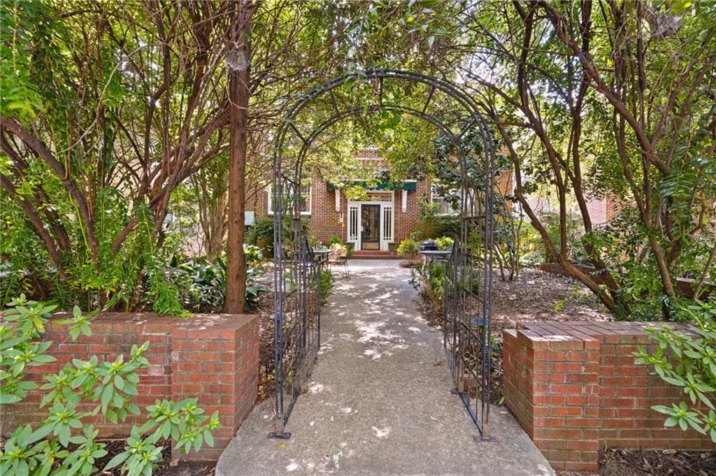 2 bedroom, 1 bathroom, 988 sq ft condominium sold at 1115 Briarcliff Place 7, Atlanta, GA 30306