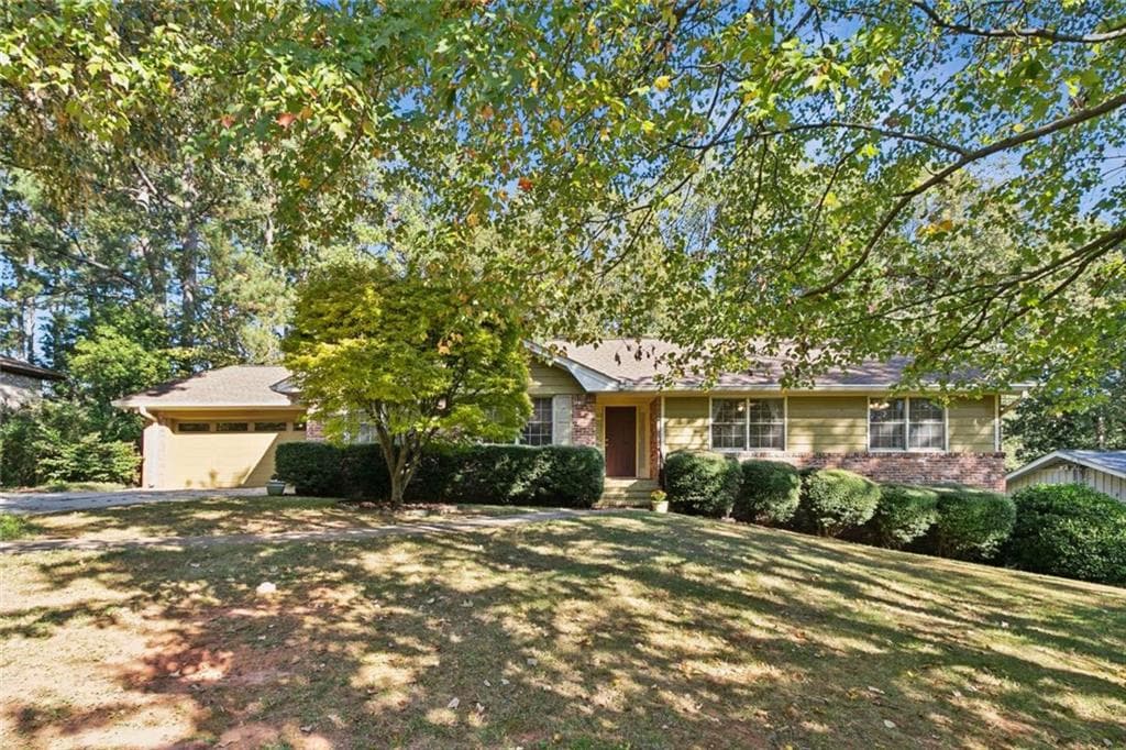 3 bedroom, 2 bathroom single family residence sold at 1996 Walton Woods Circle, Tucker, GA 30084