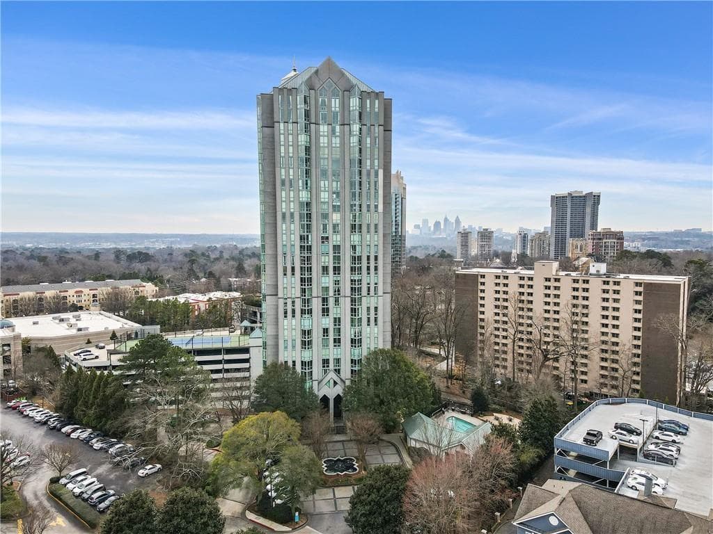 1 bedroom, 1 bathroom, 543 sq ft condominium sold at 2870 Pharr Court South 2303, Atlanta, GA 30305