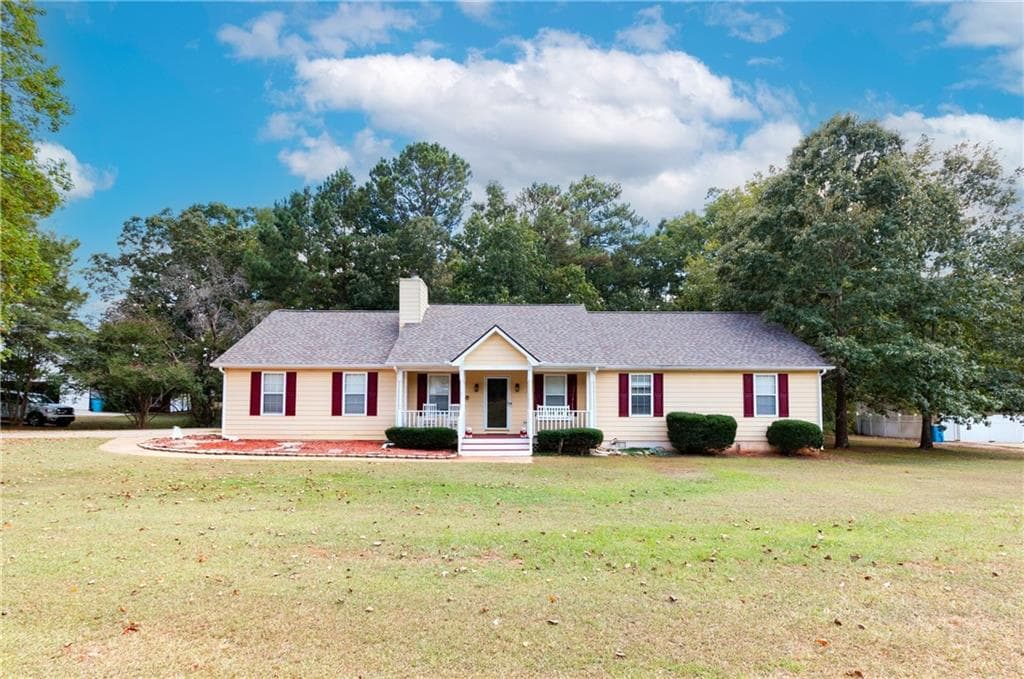 3 bedroom, 2 bathroom, 1,572 sq ft single family residence sold at 135 Kelley Way, Mcdonough, GA 30252