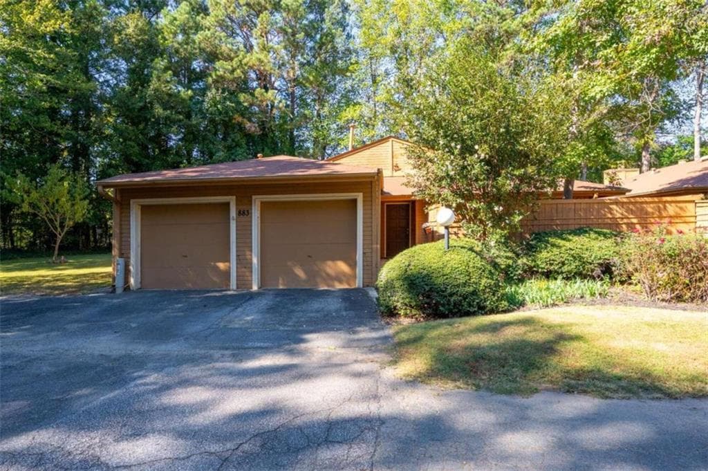 883 LAKE HOLLOW Boulevard, Marietta, GA 30064 — most recent listing photo