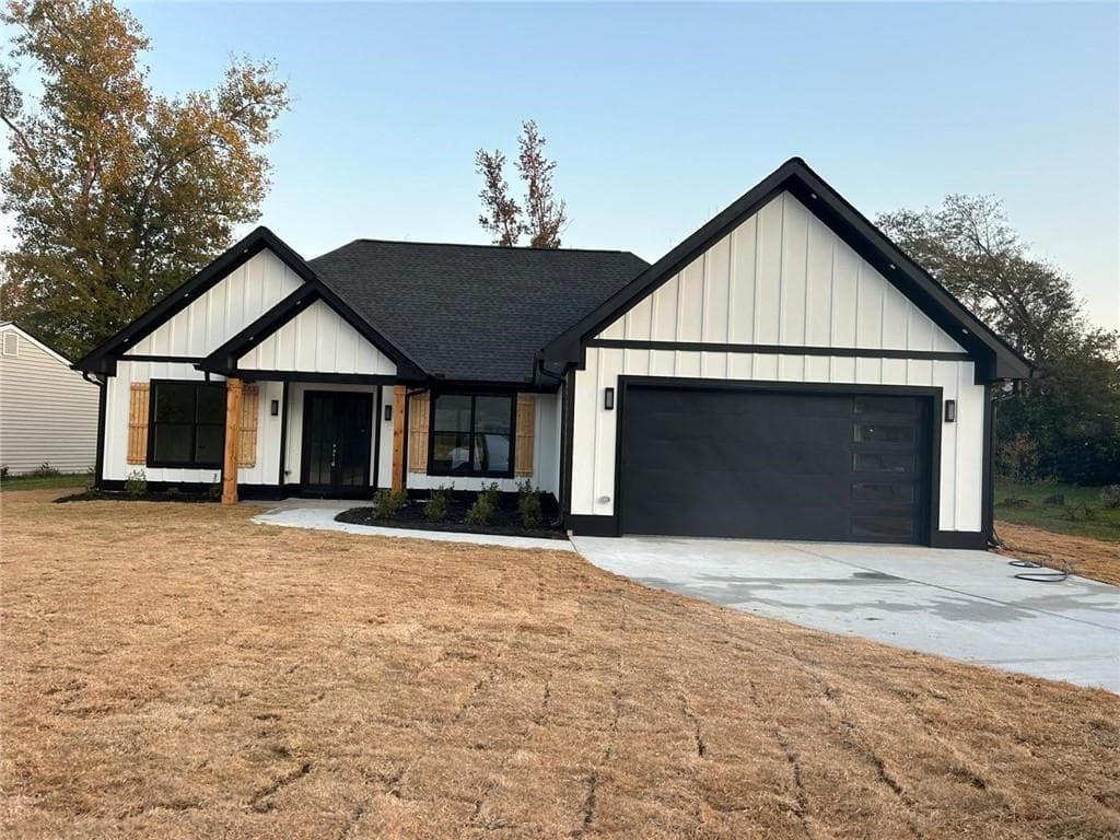 3 bedroom, 2 bathroom single family residence sold at 7 Camphor Drive, Newnan, GA 30265