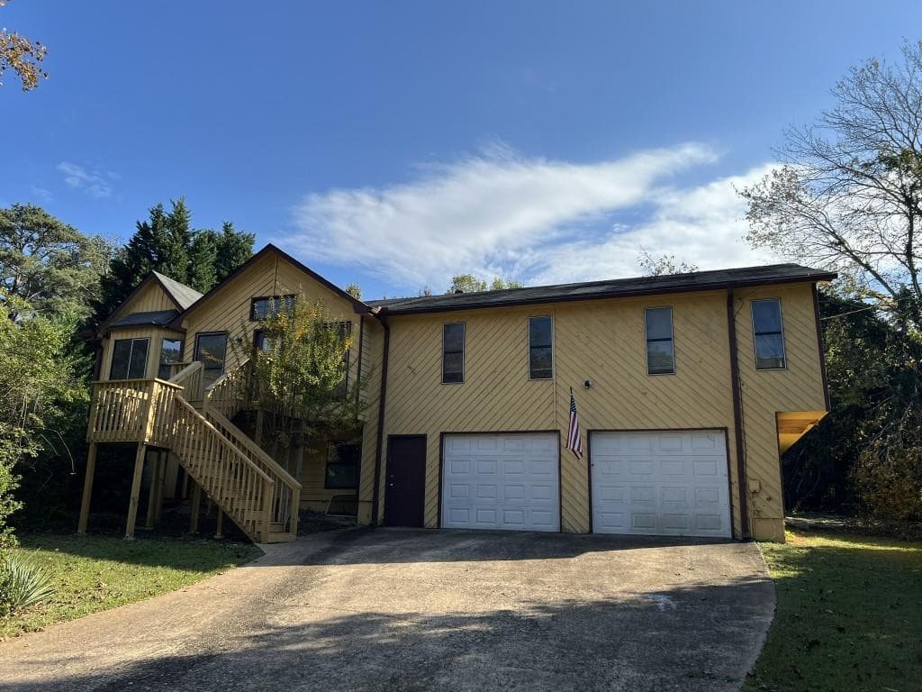 4 bedroom, 2 bathroom, 2,684 sq ft single family residence sold at 1639 Shadowbrook Drive, Acworth, GA 30102