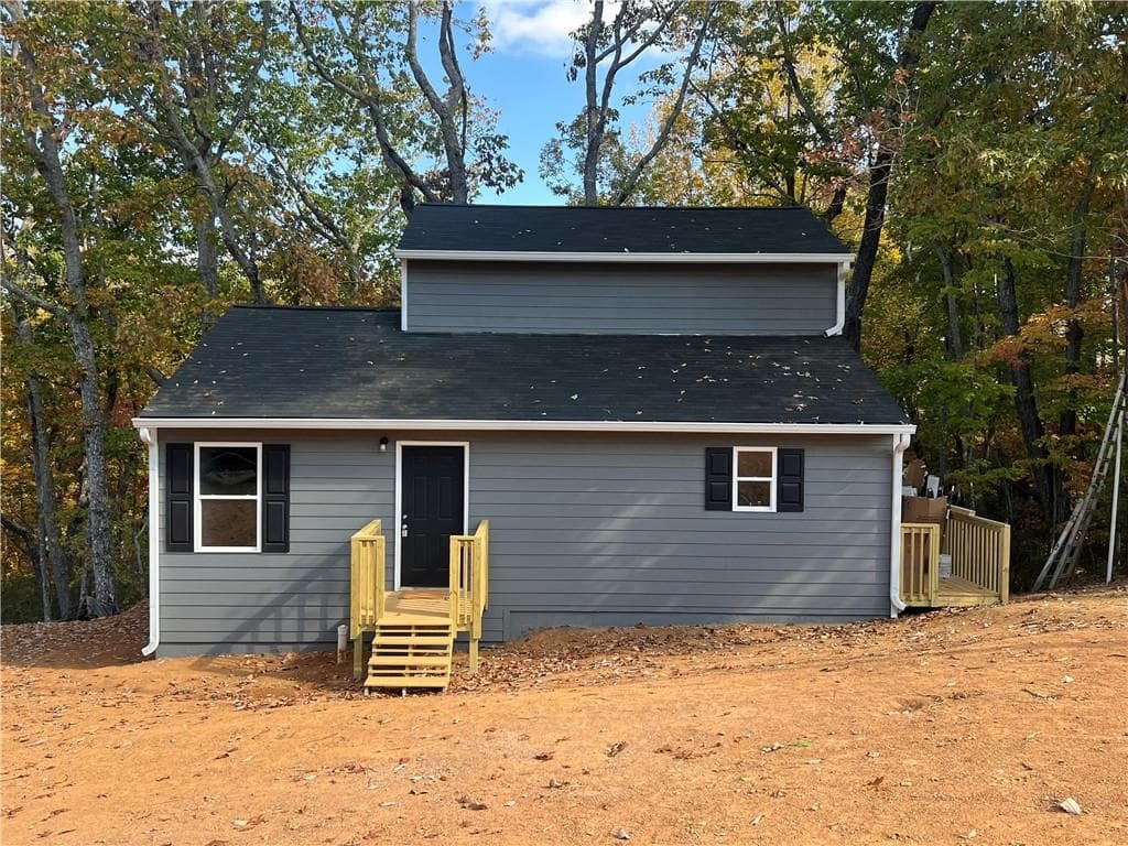 3 bedroom, 2 bathroom, 1,104 sq ft single family residence sold at 3716 Clubhouse Drive, Gainesville, GA 30501