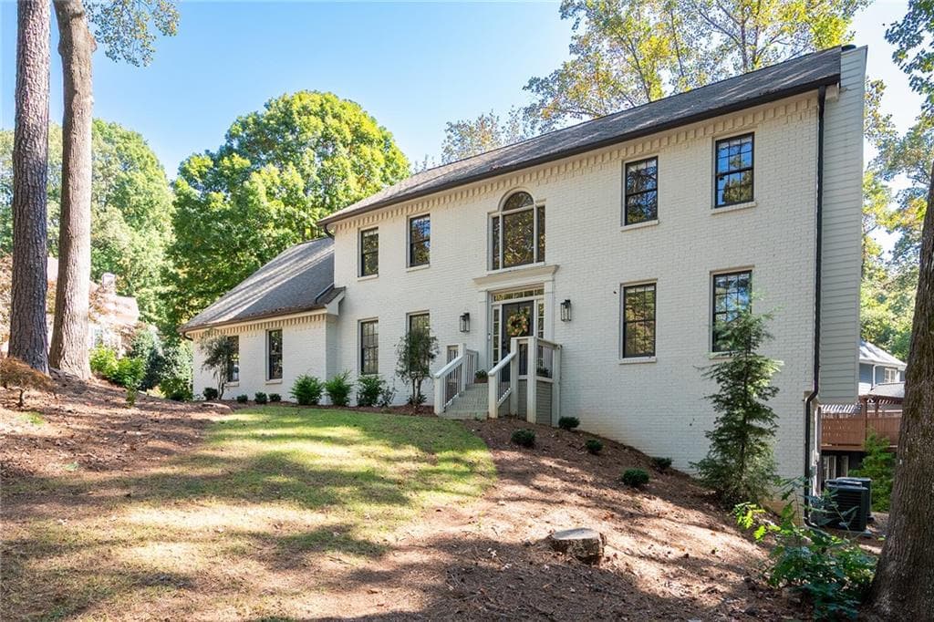 5 bedroom, 4 bathroom single family residence sold at 4199 Summit Way, Marietta, GA 30066