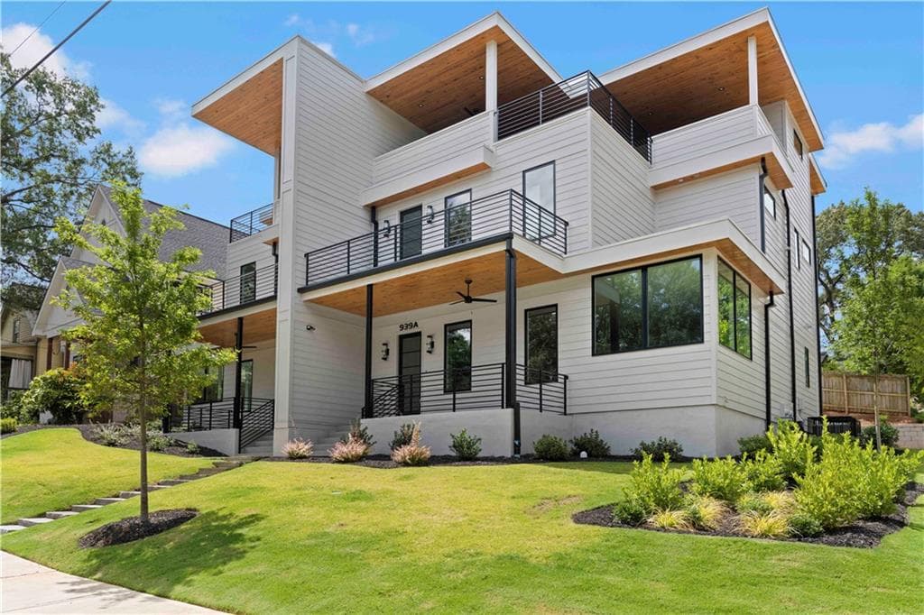4 bedroom, 4 bathroom, 2,658 sq ft townhouse sold at 939 Cummings Street, Atlanta, GA 30316
