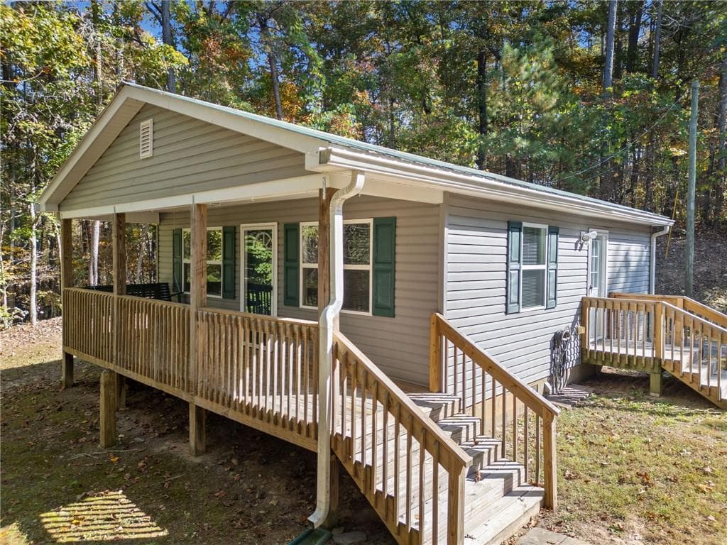 2 bedroom, 1 bathroom single family residence sold at 822 Twin Mountain Lake Circle, Talking Rock, GA 30175