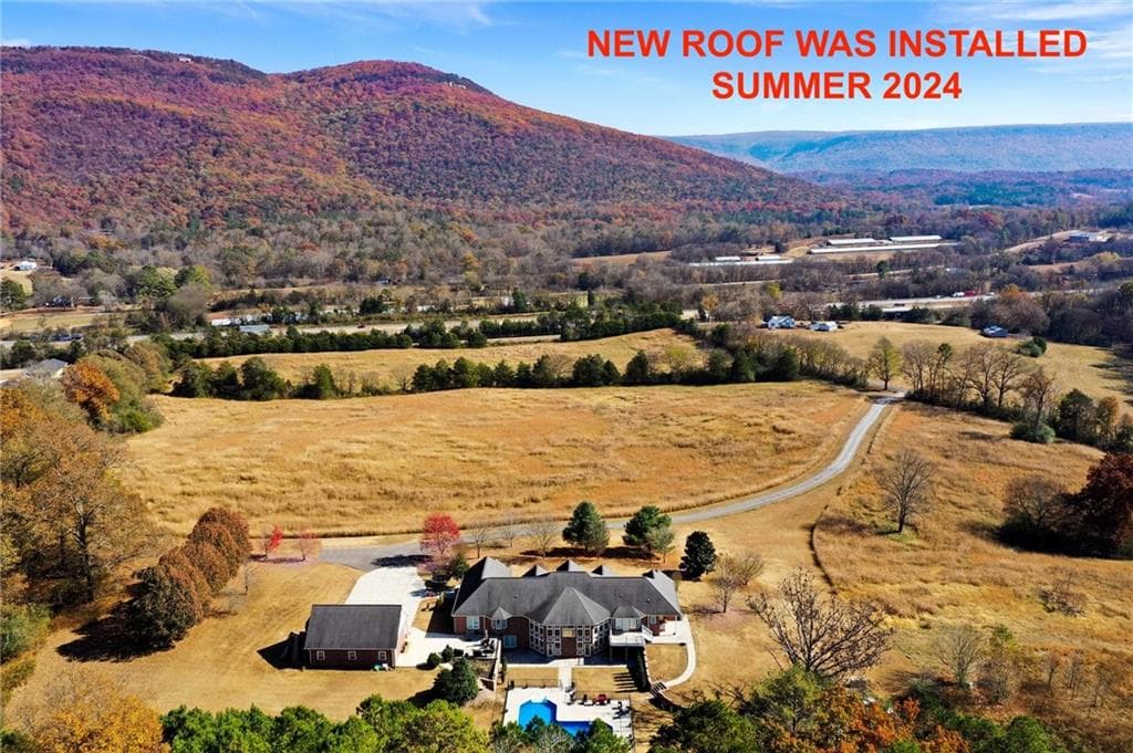 5 bedroom, 4 bathroom single family residence sold at 260 Old Deer Head Cove Road, Rising Fawn, GA 30738