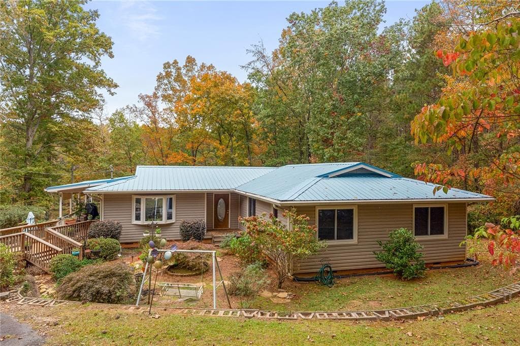 3 bedroom, 2 bathroom single family residence sold at 8865 Watkins Road, Chattahoochee Hills, GA 30268