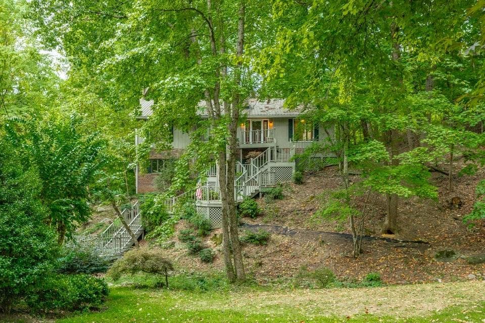 2211 Rocky Face Circle, Dalton, GA 30720 — most recent listing photo