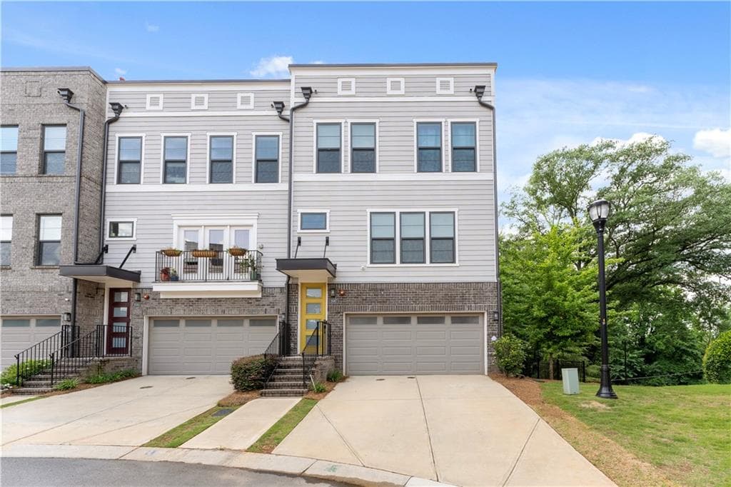 3 bedroom, 5 bathroom, 2,725 sq ft townhouse sold at 2087 Holtz Lane, Atlanta, GA 30318