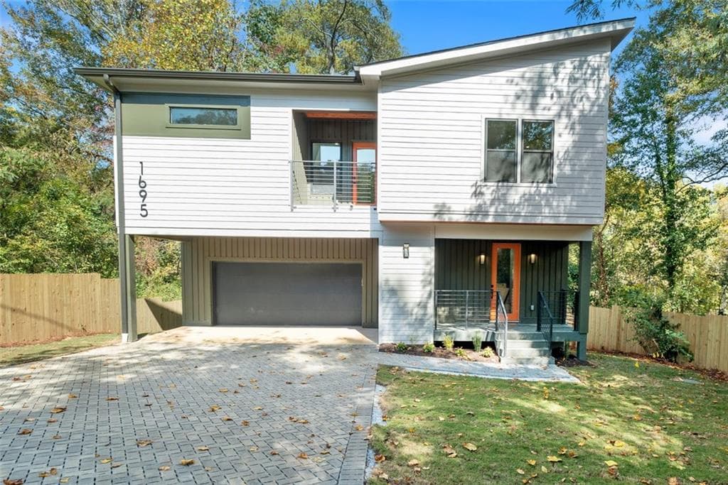 4 bedroom, 4 bathroom, 3,590 sq ft single family residence sold at 1695 NORTH Avenue, Atlanta, GA 30318