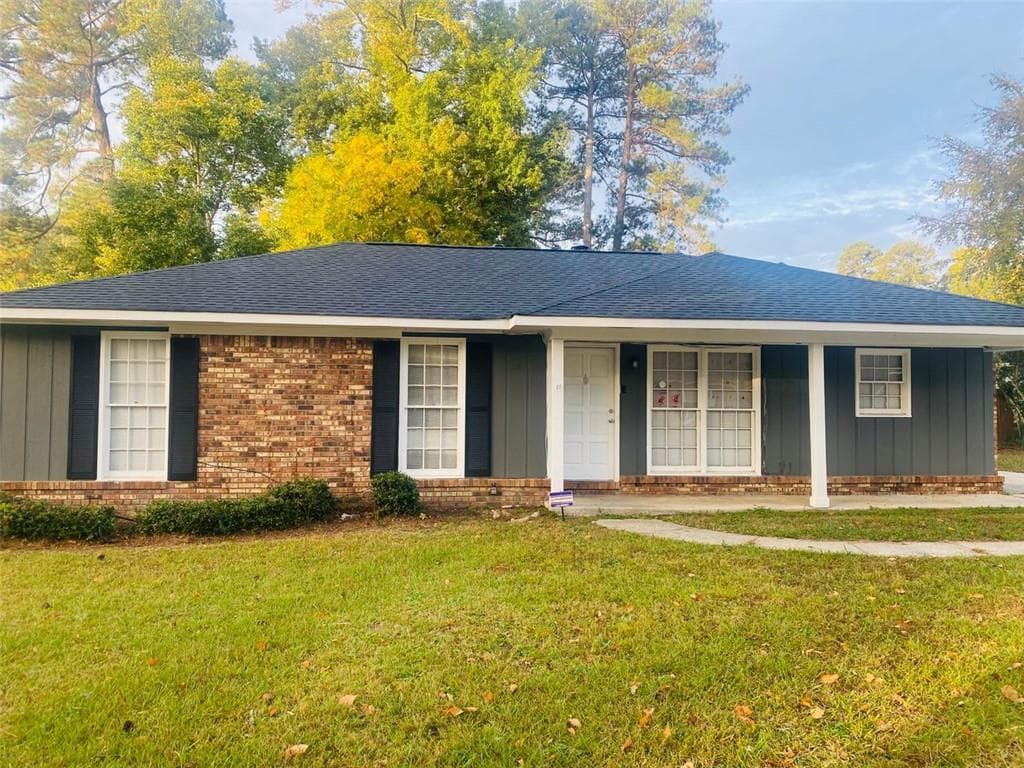 3 bedroom, 2 bathroom single family residence sold at 6725 CHARTER OAKS Circle, Columbus, GA 31909