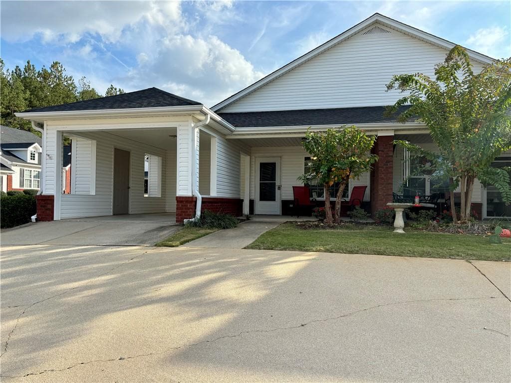 2 bedroom, 2 bathroom, 1,002 sq ft condominium sold at 150 Old Mill Road 215, Cartersville, GA 30120