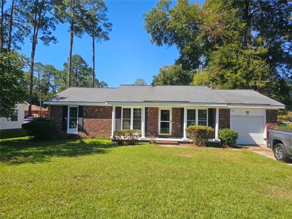 3 bedroom, 2 bathroom single family residence sold at 2003 EVERGREEN Drive, Albany, GA 31721