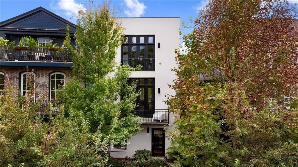4 bedroom, 5 bathroom, 2,814 sq ft townhouse sold at 556 Bismark Road, Atlanta, GA 30324