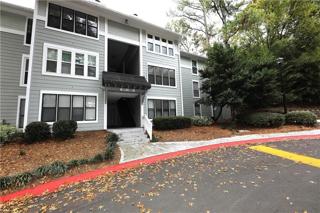 1 bedroom, 1 bathroom, 859 sq ft condominium sold at 511 Summit North Drive 511, Atlanta, GA 30324