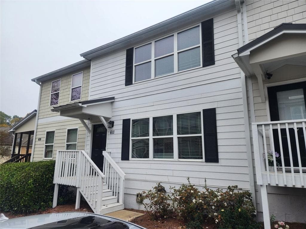 3 bedroom, 3 bathroom, 1,995 sq ft townhouse sold at 611 SWEET BAY Ridge, Woodstock, GA 30188