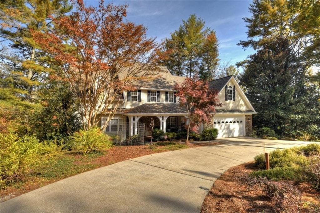 5 bedroom, 5 bathroom single family residence sold at 575 Carson Cove Road, Ellijay, GA 30540