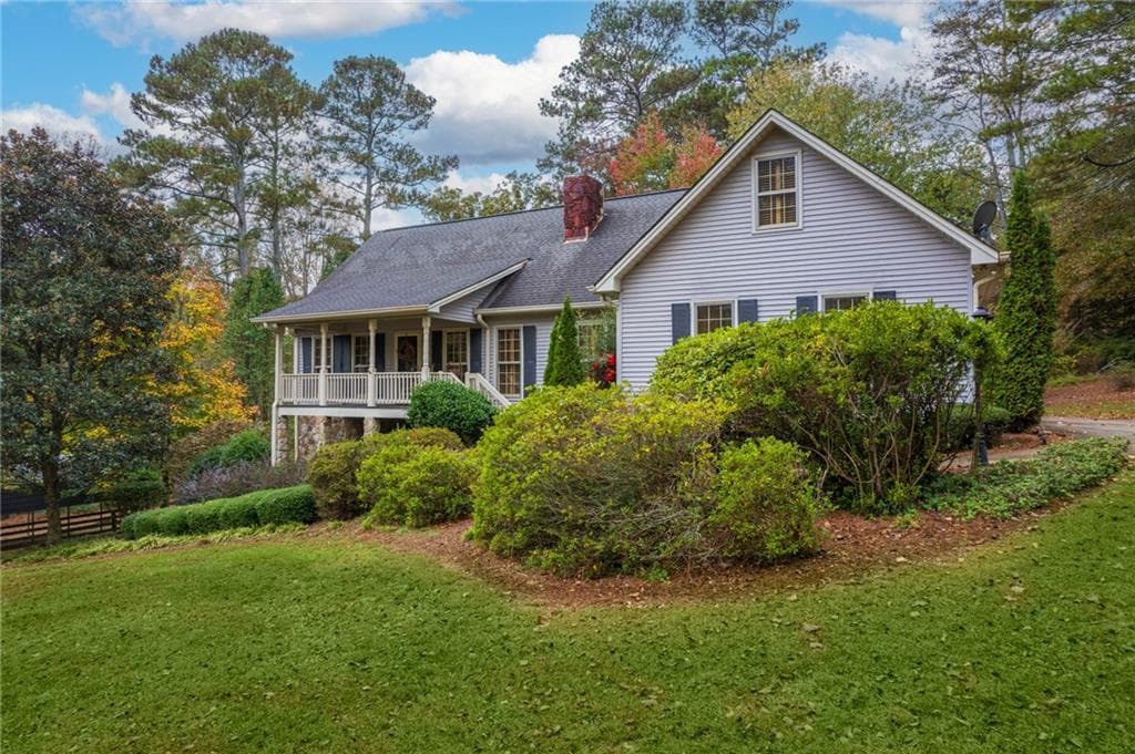 3 bedroom, 2 bathroom, 2,526 sq ft single family residence sold at 571 Dogwood Hills Lane, Alpharetta, GA 30115