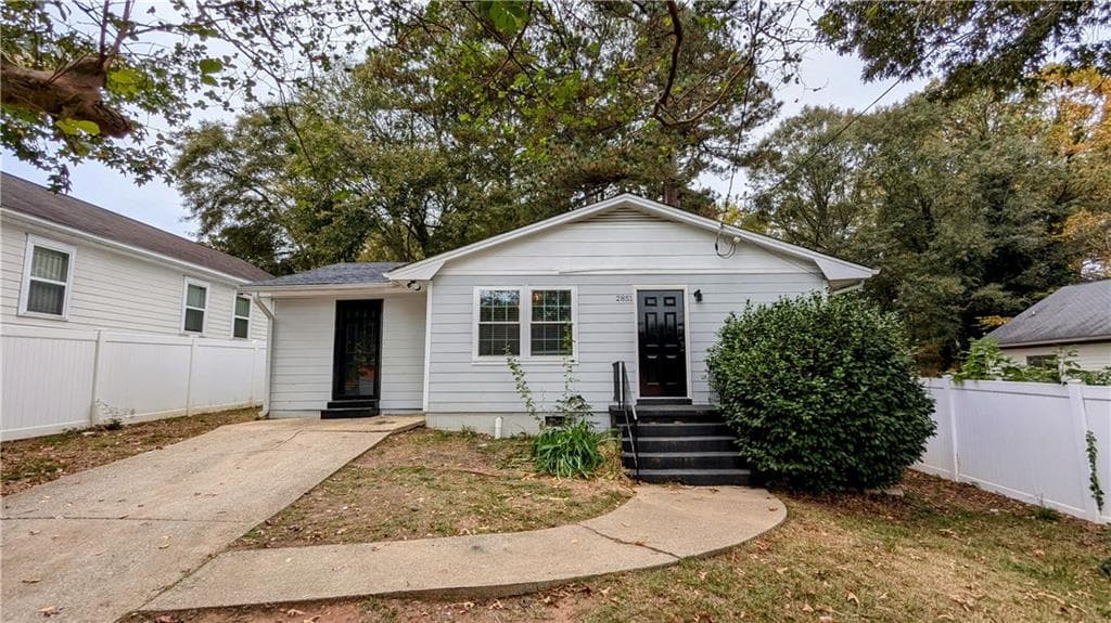 3 bedroom, 2 bathroom, 1,075 sq ft single family residence sold at 2851 Forrest Hills Drive, Atlanta, GA 30315