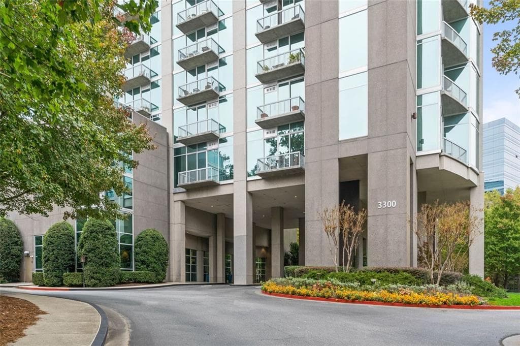 1 bedroom, 1 bathroom condominium sold at 3300 Windy Ridge Parkway 1105, Atlanta, GA 30339
