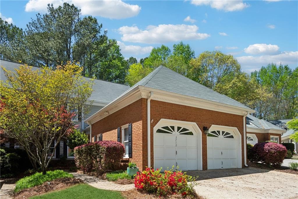 3 bedroom, 3 bathroom, 2,584 sq ft townhouse sold at 3712 Wedgewood Chase, Peachtree Corners, GA 30092