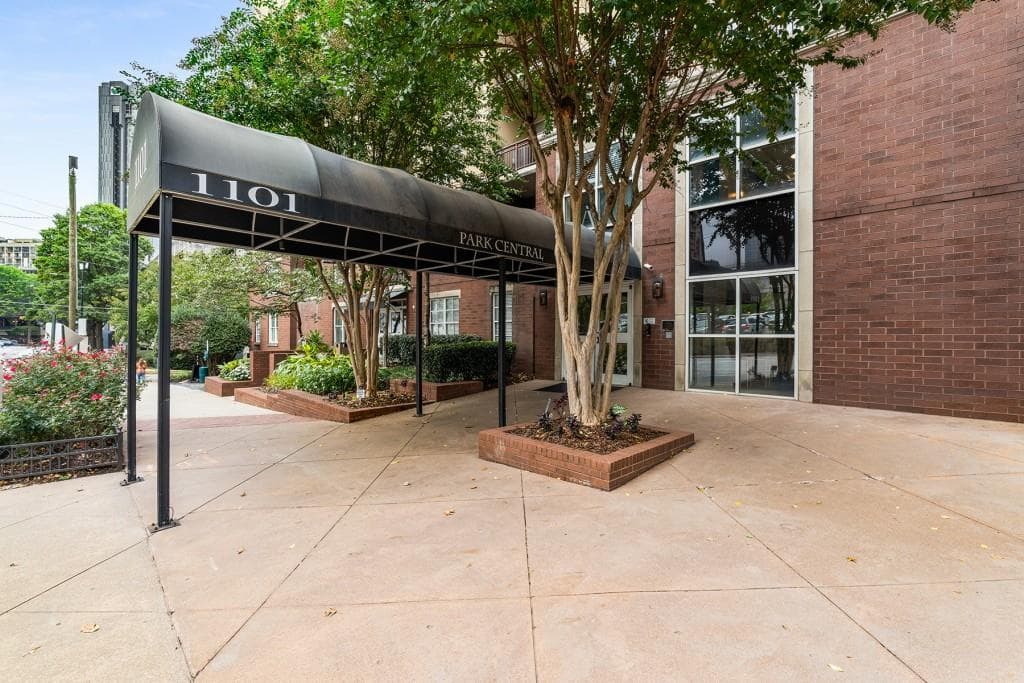 2 bedroom, 2 bathroom, 1,158 sq ft condominium sold at 1101 Juniper Street 411, Atlanta, GA 30309