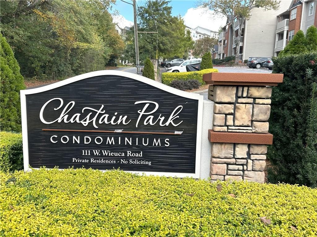 1 bedroom, 1 bathroom condominium sold at 4090 Chastain Park Court, Atlanta, GA 30342