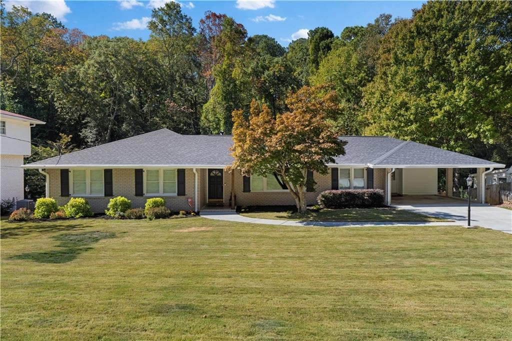 3 bedroom, 2 bathroom single family residence sold at 720 Starlight Lane, Atlanta, GA 30342