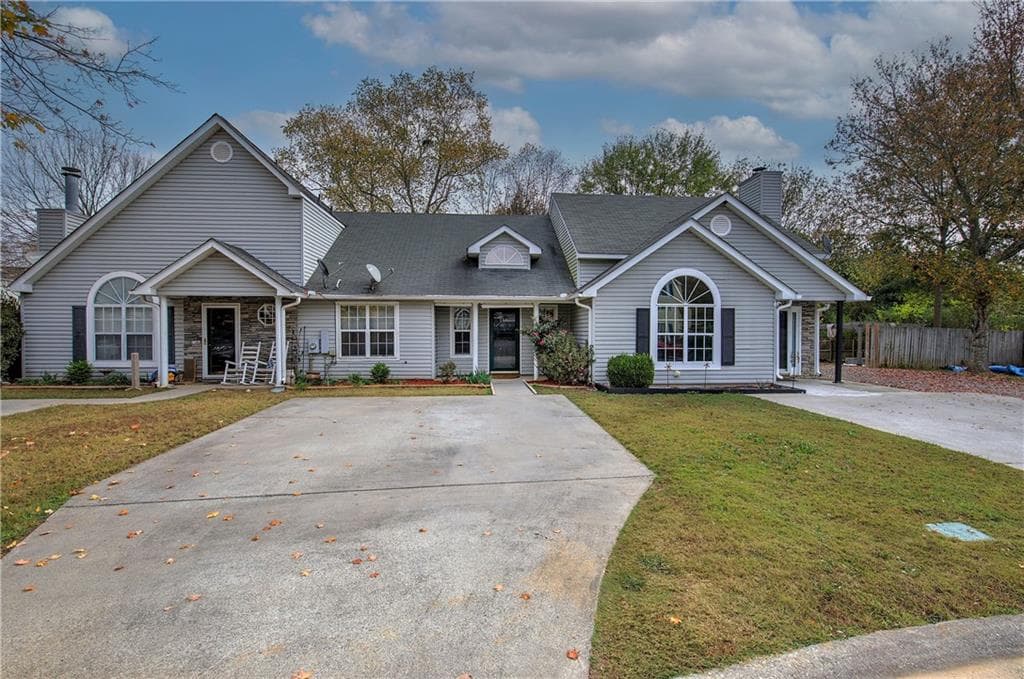 2 bedroom, 1 bathroom townhouse sold at 13 OXFORD Court, Cartersville, GA 30121