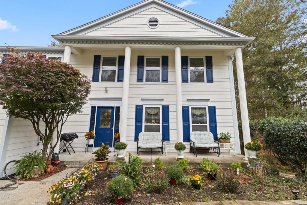 5 bedroom, 3 bathroom single family residence sold at 1055 Cranberry Creek, Roswell, GA 30076