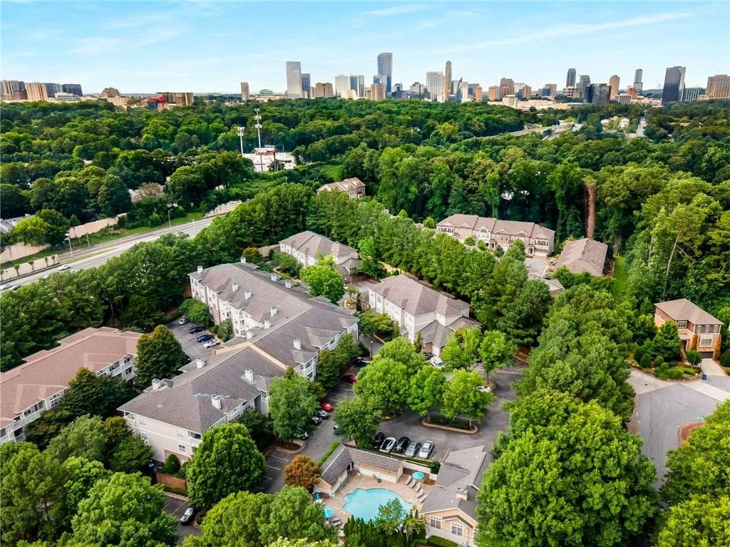 2 bedroom, 2 bathroom, 1,130 sq ft condominium sold at 2700 Pine Tree Road 2212, Atlanta, GA 30324