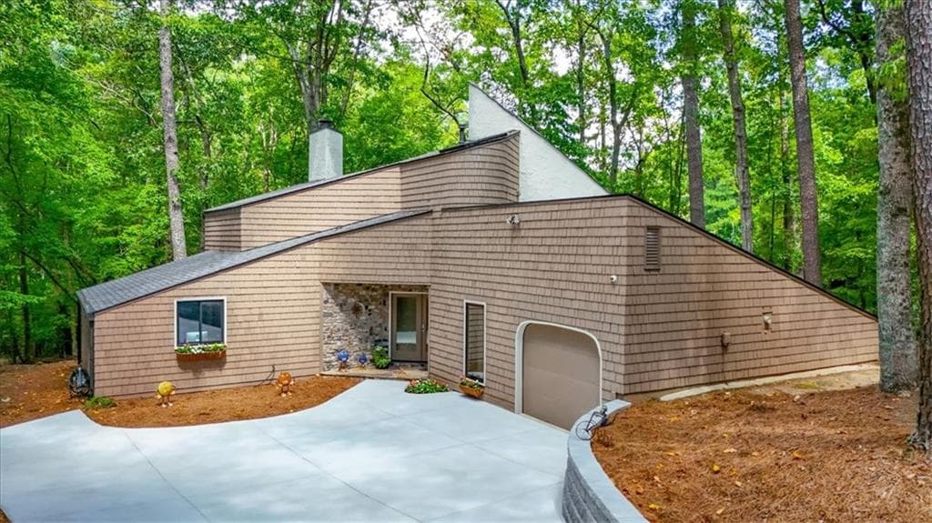4079 Southerland Drive, Roswell, GA 30075 — most recent listing photo