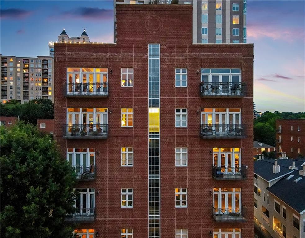 1 bedroom, 1 bathroom, 940 sq ft condominium sold at 206 11th Street 501, Atlanta, GA 30309