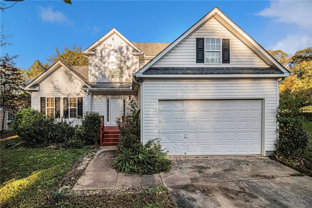 3 bedroom, 3 bathroom single family residence sold at 40 Dock Court, Jackson, GA 30233