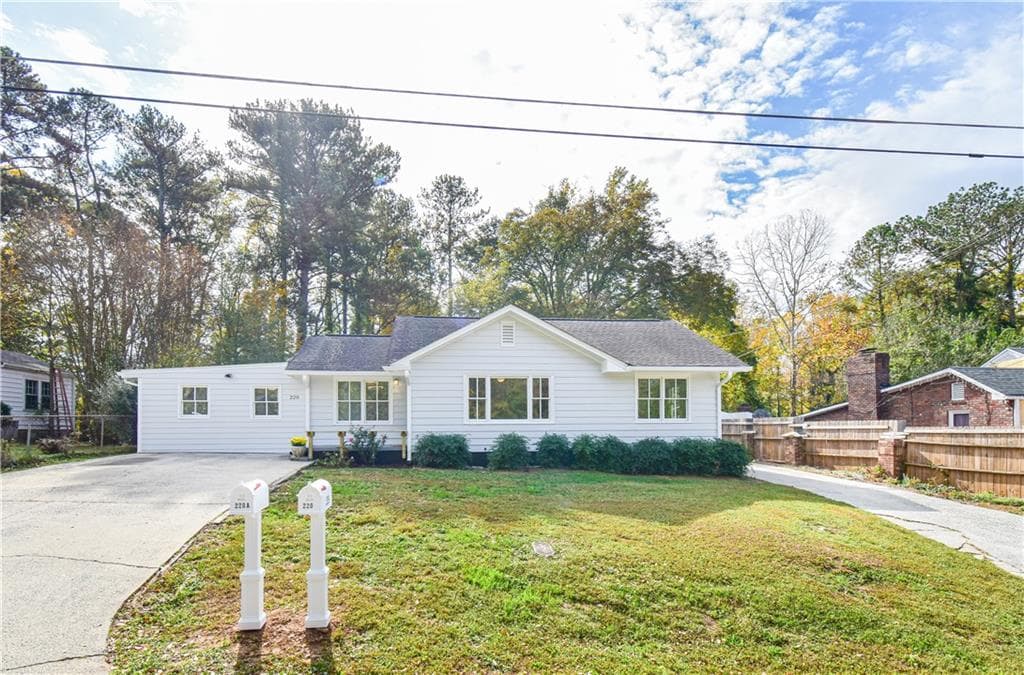 6 bedroom, 3 bathroom single family residence sold at 220 Hicks Drive, Marietta, GA 30060