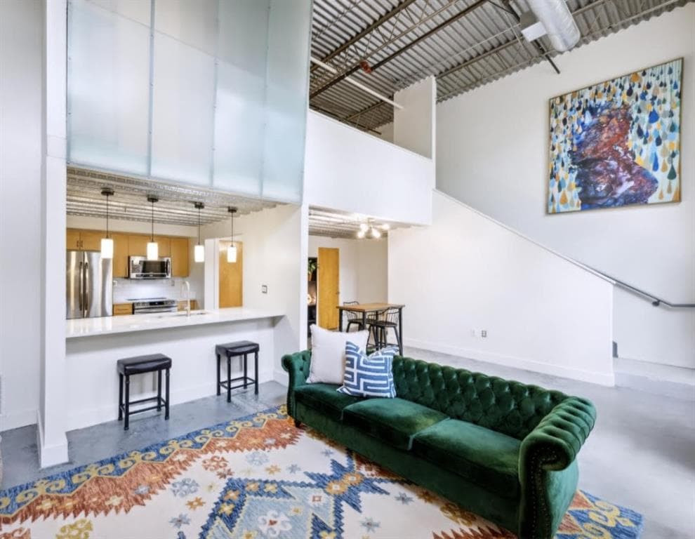 1 bedroom, 2 bathroom, 956 sq ft condominium sold at 195 Arizona Avenue 138, Atlanta, GA 30307