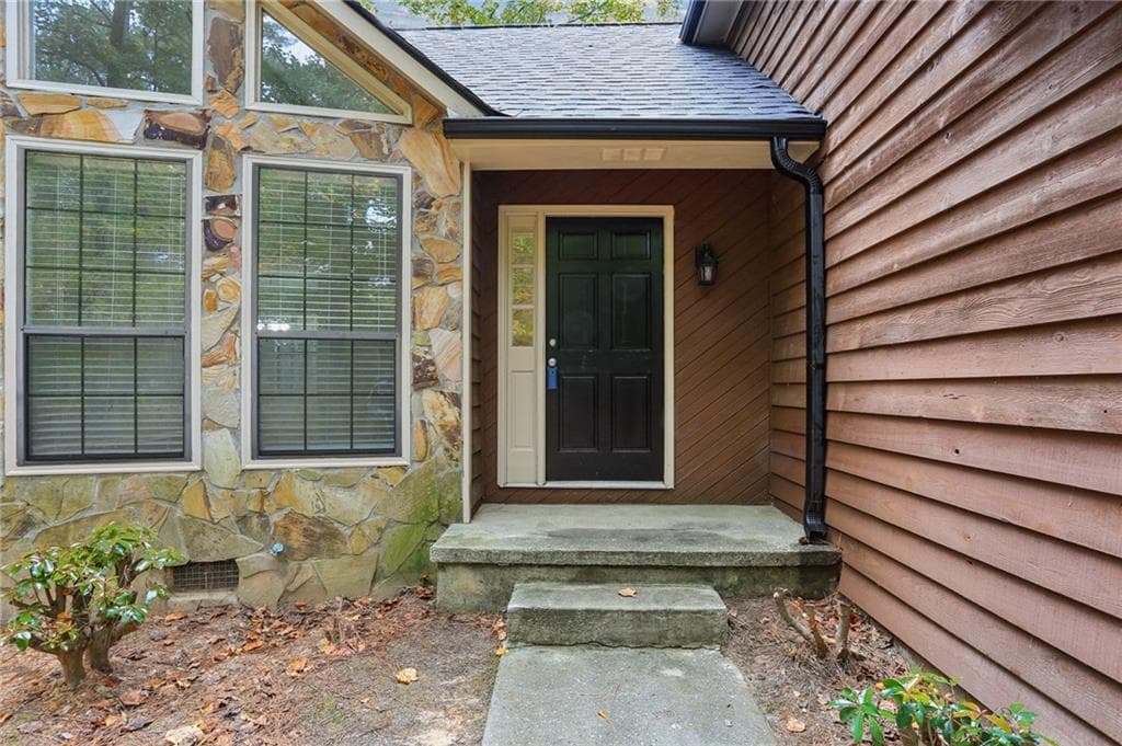 3 bedroom, 2 bathroom single family residence sold at 6485 Lake Esther Drive, Fairburn, GA 30213