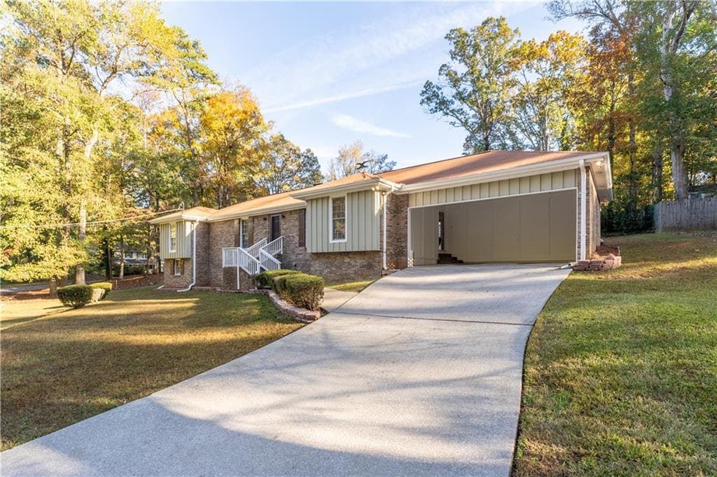 3 bedroom, 2 bathroom single family residence sold at 742 Mountainbrooke Circle, Stone Mountain, GA 30087