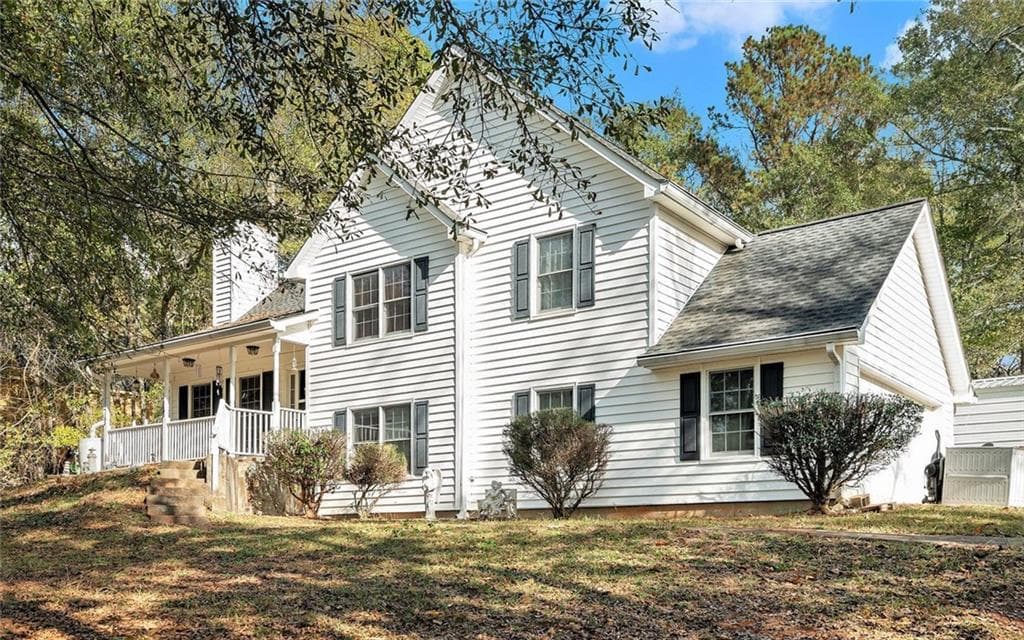 5 bedroom, 3 bathroom single family residence sold at 100 Gales Way, Newnan, GA 30263