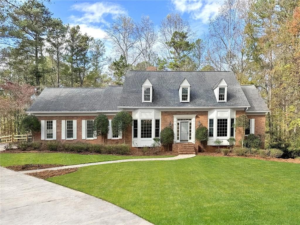 4 bedroom, 5 bathroom, 4,462 sq ft single family residence sold at 715 Old Meadow Glen, Johns Creek, GA 30022