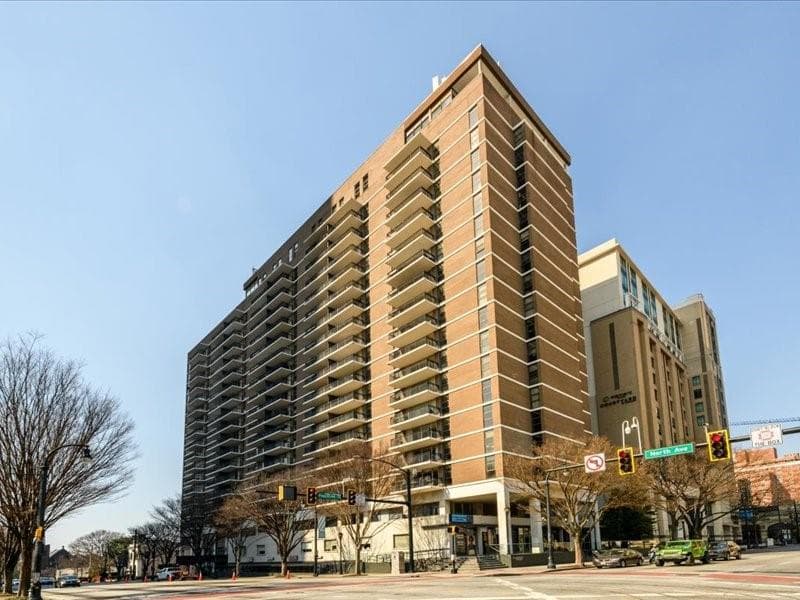 1 bedroom, 1 bathroom, 740 sq ft condominium sold at 620 Peachtree Street 1714, Atlanta, GA 30308