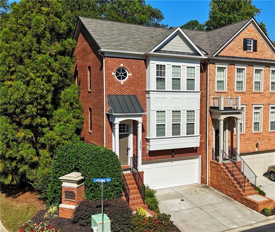 4 bedroom, 4 bathroom, 2,376 sq ft townhouse sold at 2850 Loftview Sq, Atlanta, GA 30339