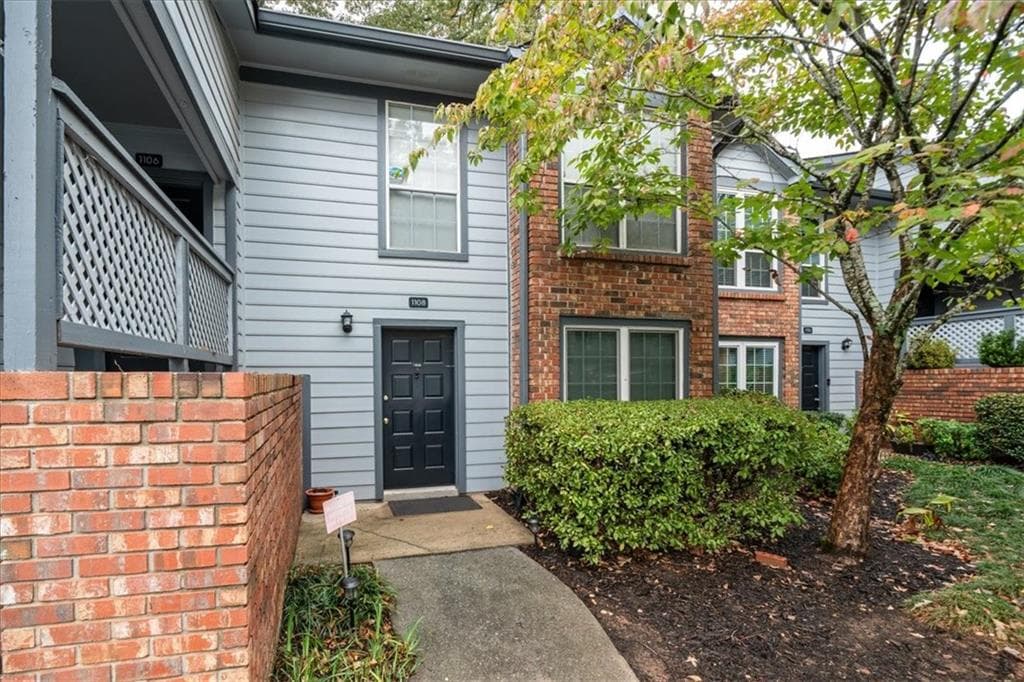 2 bedroom, 2 bathroom, 1,304 sq ft condominium sold at 1108 Weatherstone Drive, Atlanta, GA 30324