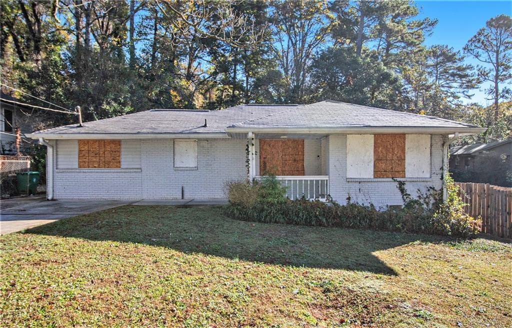 3 bedroom, 2 bathroom single family residence sold at 1996 Glendale Drive, Decatur, GA 30032