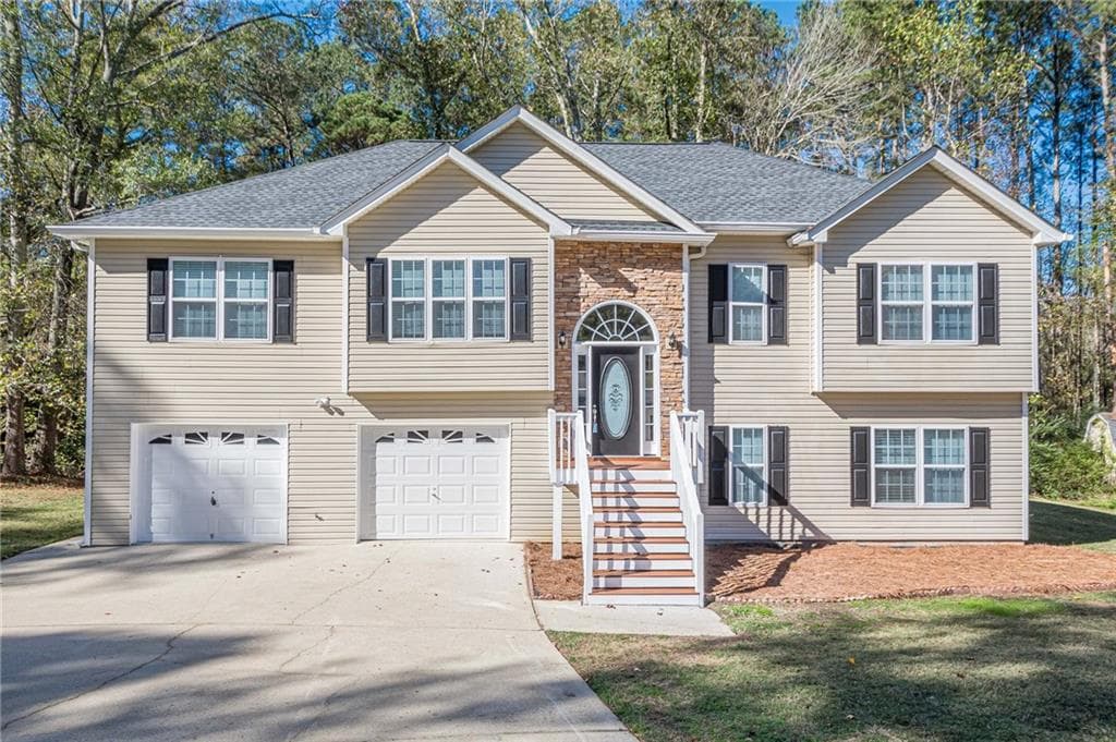 3 bedroom, 2 bathroom, 2,073 sq ft single family residence sold at 43 Legend Creek Walk, Douglasville, GA 30134