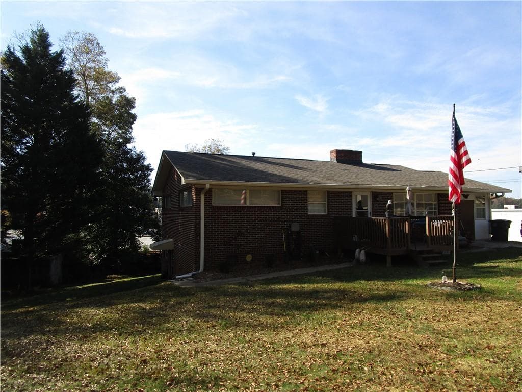 3 bedroom, 2 bathroom, 1,256 sq ft single family residence sold at 232 Tower Heights Road, Gainesville, GA 30501