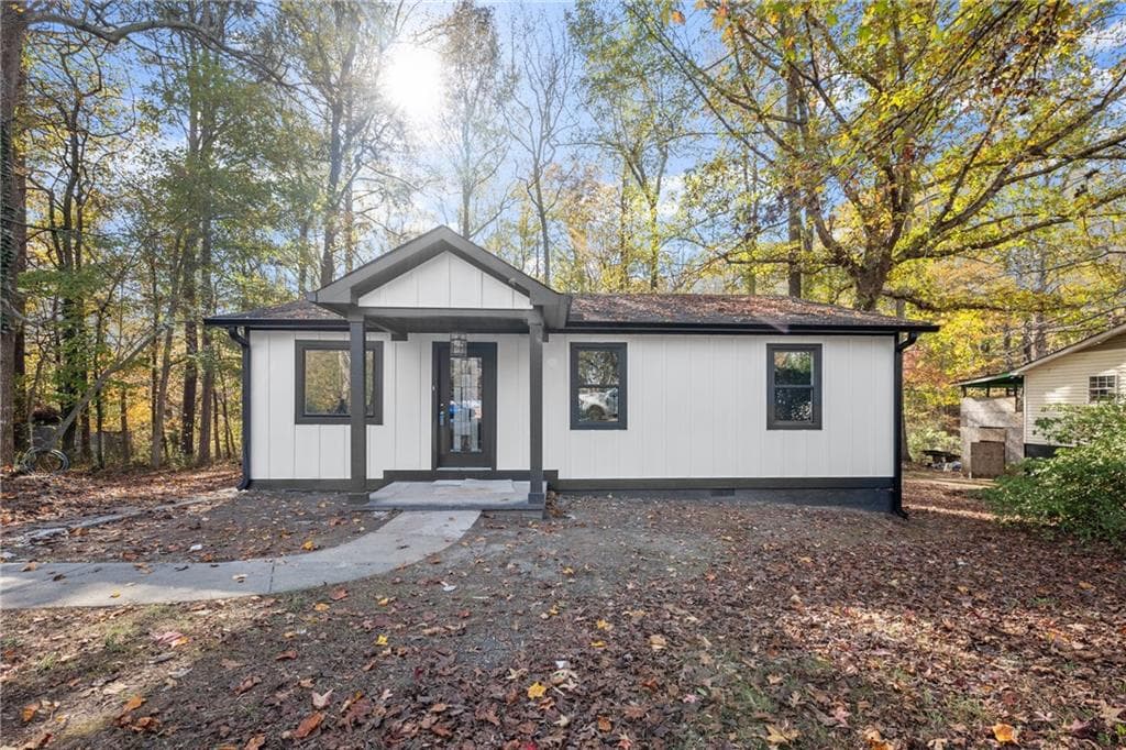 3 bedroom, 1 bathroom, 1,080 sq ft single family residence sold at 1678 Azelea Lane, Gainesville, GA 30507