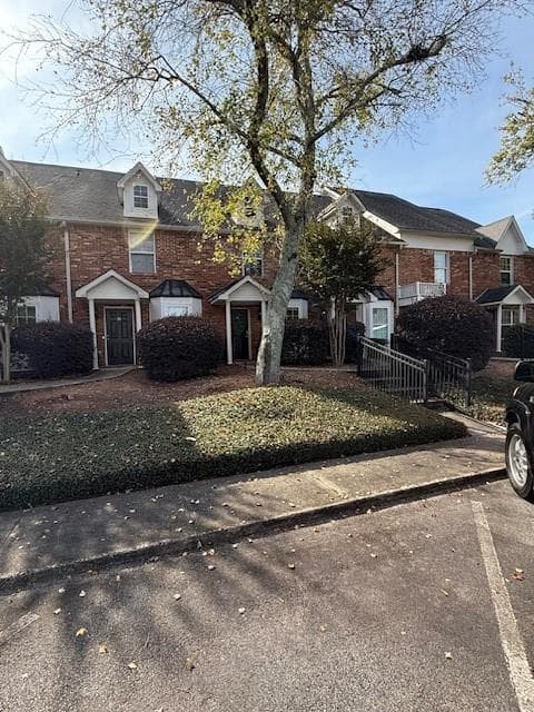 2 bedroom, 3 bathroom condominium sold at 35 Intown Place, Fayetteville, GA 30214
